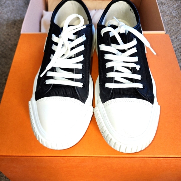 Luis Vuitton sneakers size 38 - Picture 1 of 6